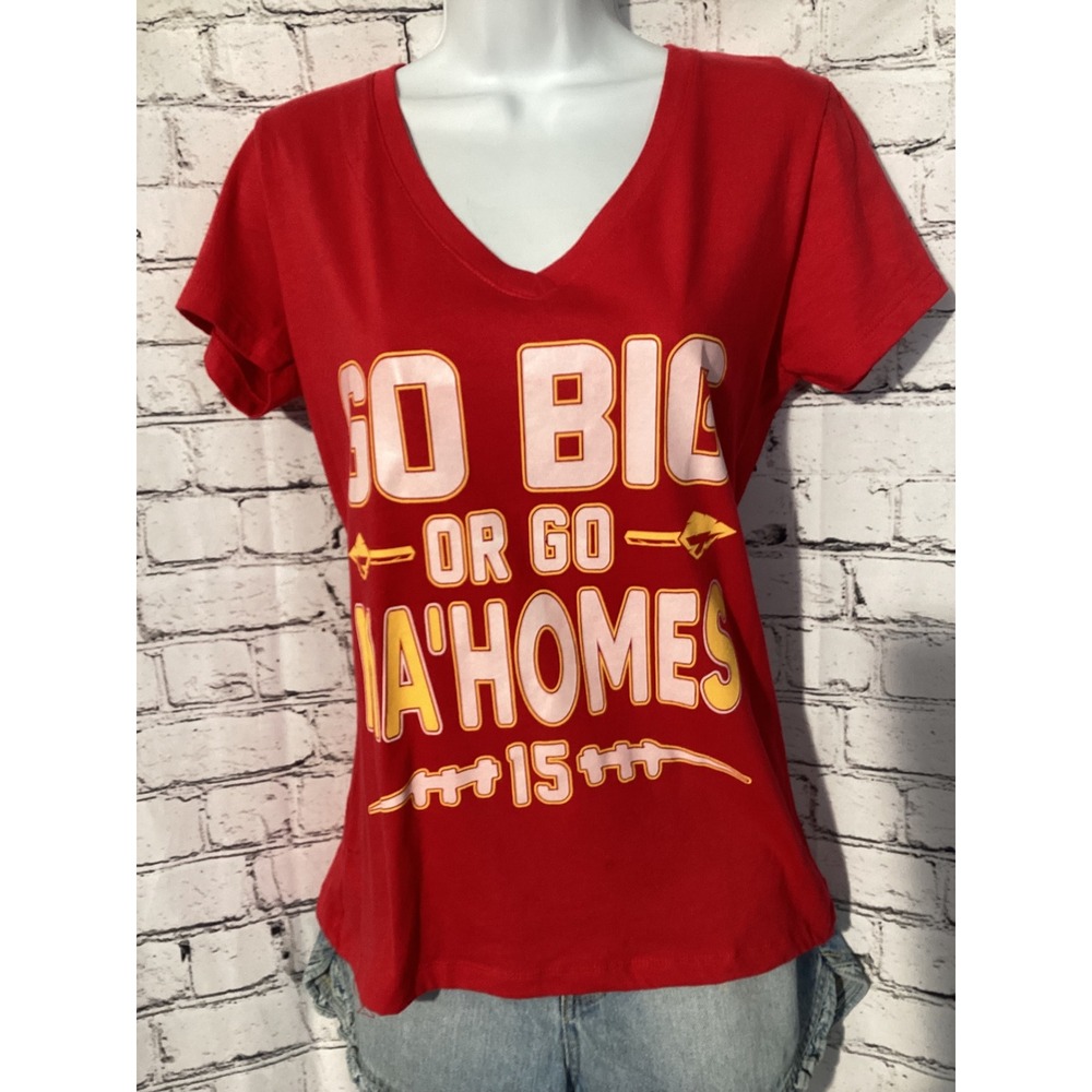 Kansas City Football Go Big Or Go Ma'homes 15 Red V-Neck Graphic T-Shirt Small
